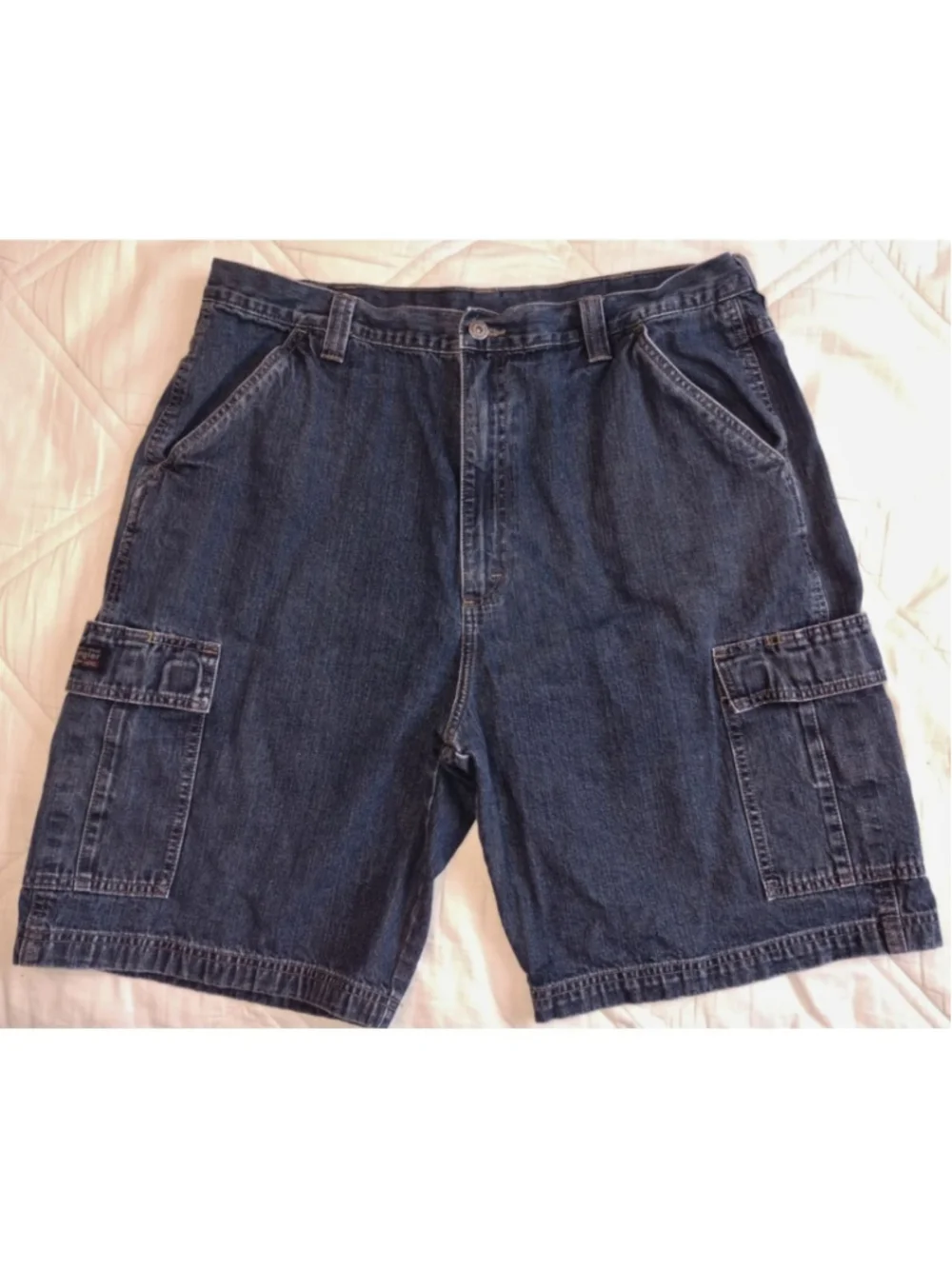 Men's Wrangler Hero Blue Denim Cargo Jean Shorts (Waist 38)